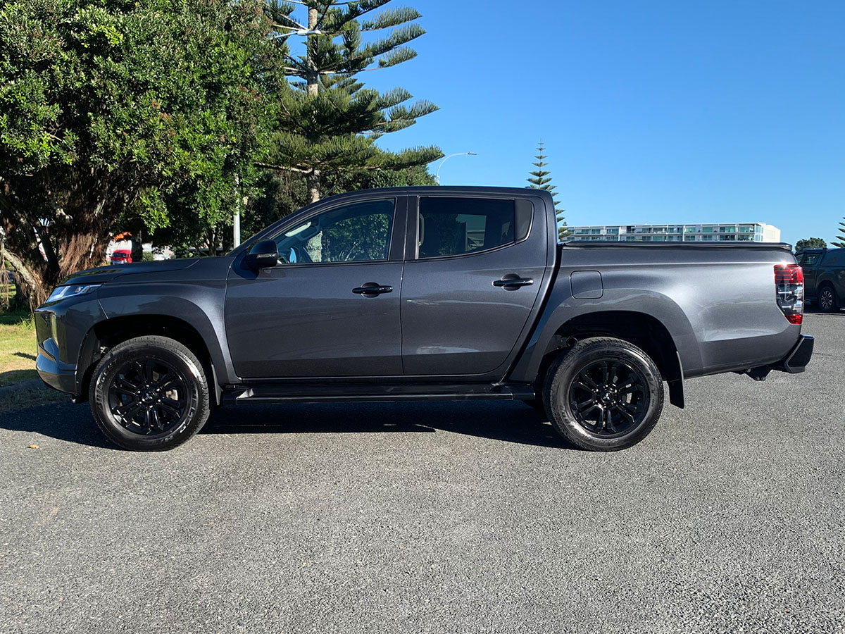 2022 Mitsubishi Triton GLSB 4WD 2.4L Diesel Turbo 6 Speed Auto