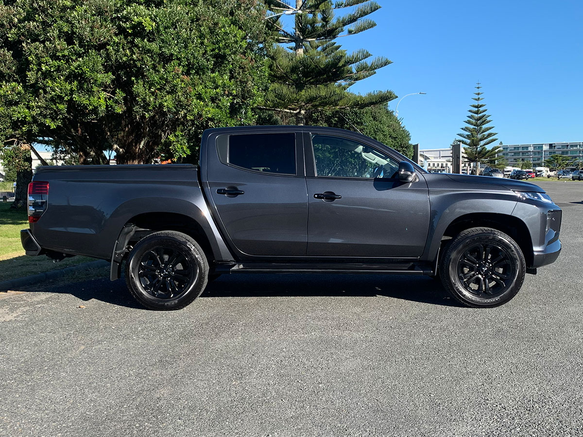 2022 Mitsubishi Triton GLSB 4WD 2.4L Diesel Turbo 6 Speed Auto