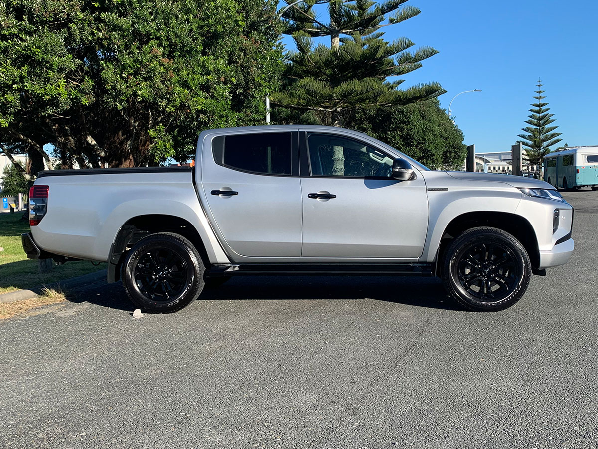 2022 Mitsubishi Triton GLSB 4WD 2.4L Diesel Turbo 6 Speed Auto