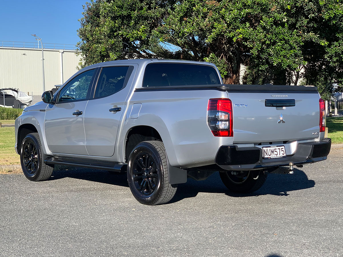 2022 Mitsubishi Triton GLSB 4WD 2.4L Diesel Turbo 6 Speed Auto