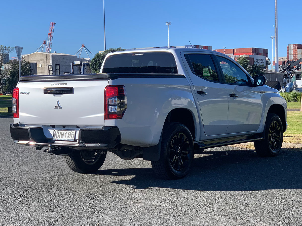 2022 Mitsubishi Triton GLSB 4WD 2.4L Diesel Turbo 6 Speed Auto