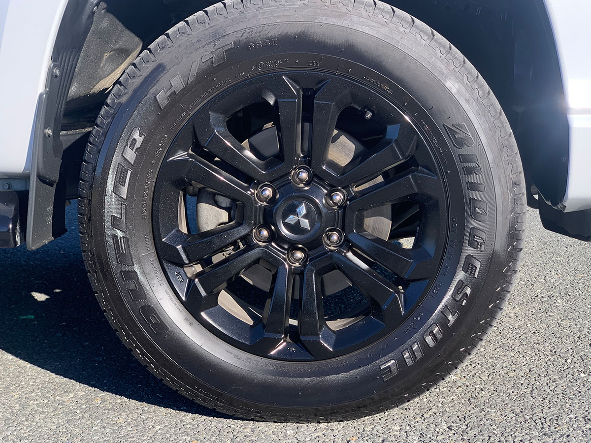 2022 Mitsubishi Triton GLSB 4WD 2.4L Diesel Turbo 6 Speed Auto