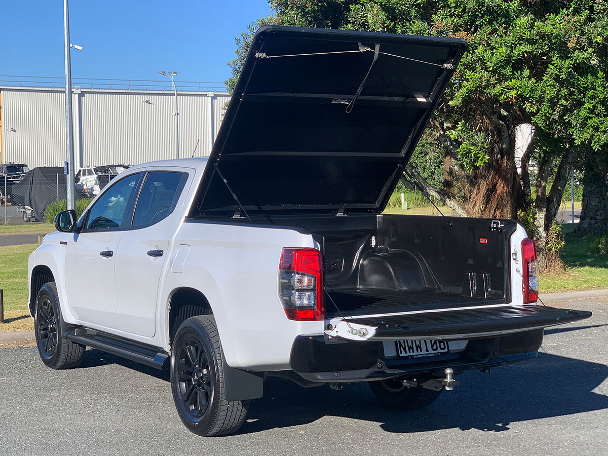 2022 Mitsubishi Triton GLSB 4WD 2.4L Diesel Turbo 6 Speed Auto