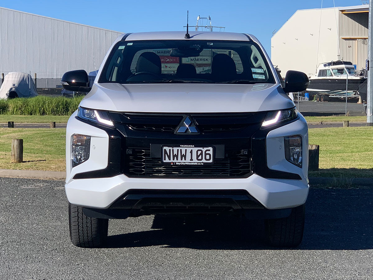 2022 Mitsubishi Triton GLSB 4WD 2.4L Diesel Turbo 6 Speed Auto