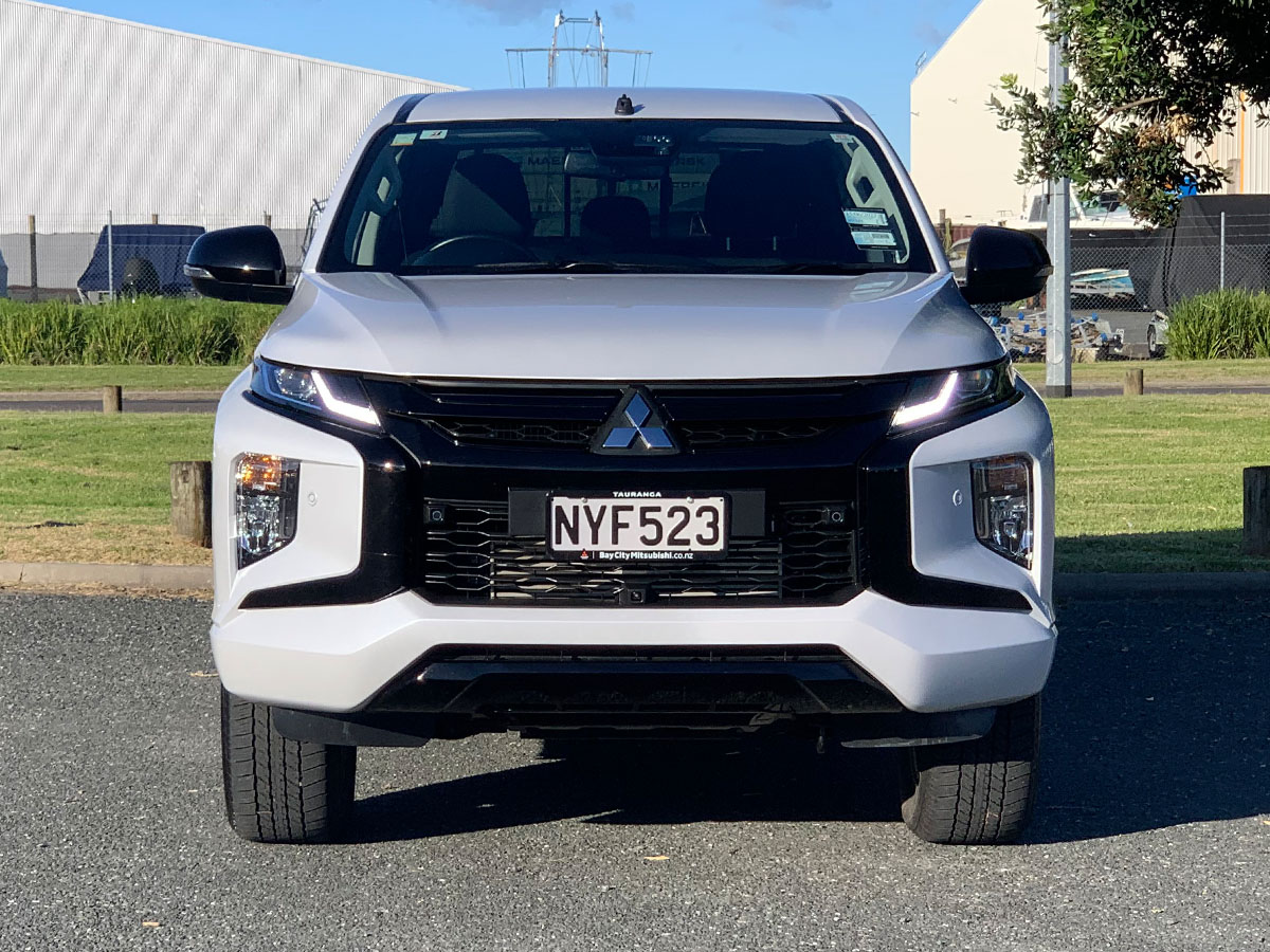 2022 Mitsubishi Triton GLSB 4WD 2.4L Diesel Turbo 6 Speed Auto