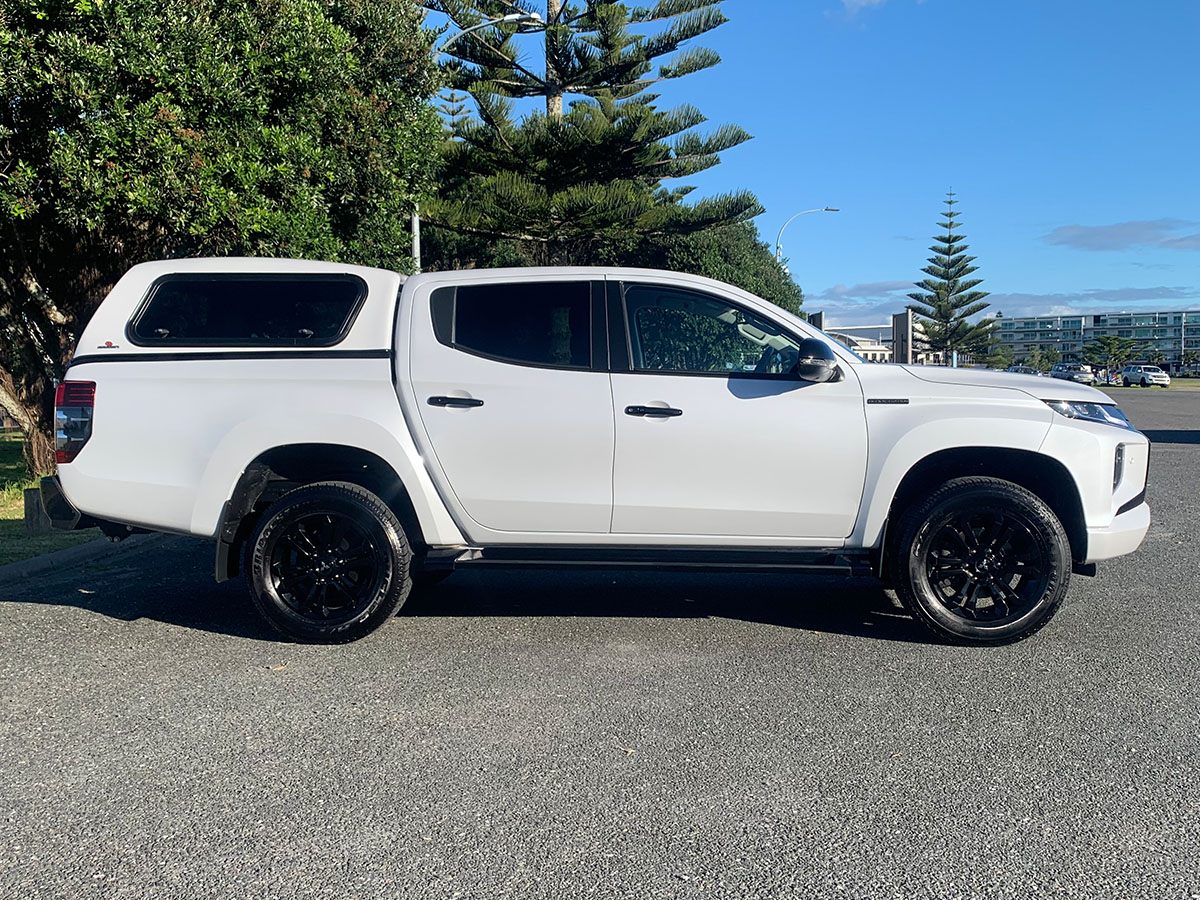 2022 Mitsubishi Triton GLSB 4WD 2.4L Diesel Turbo 6 Speed Auto