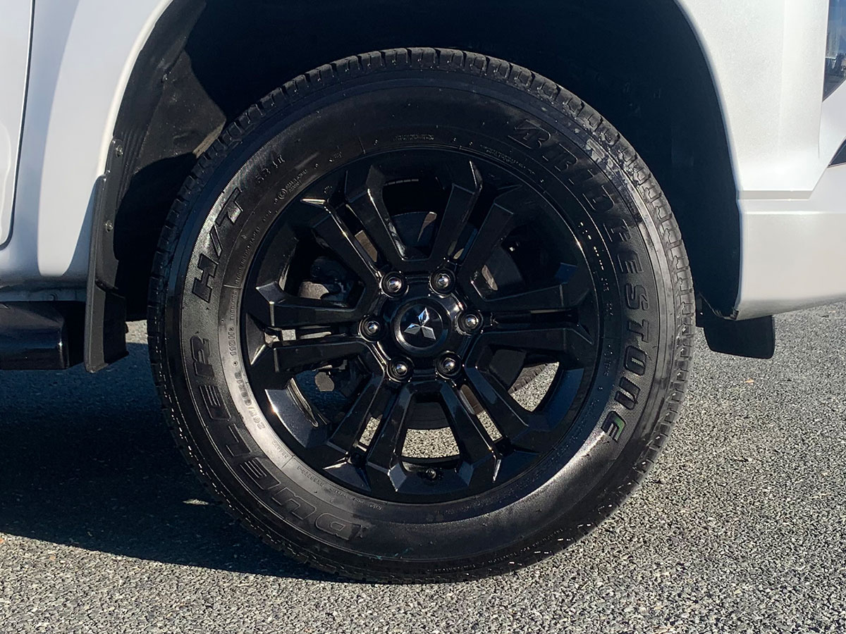 2022 Mitsubishi Triton GLSB 4WD 2.4L Diesel Turbo 6 Speed Auto