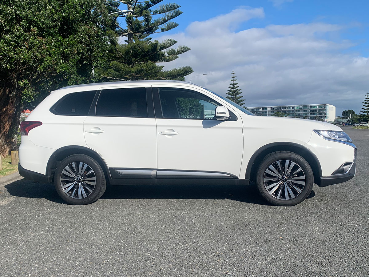 2020 Mitsubishi Outlander XLS 2.4L Petrol 4WD 7 Seater