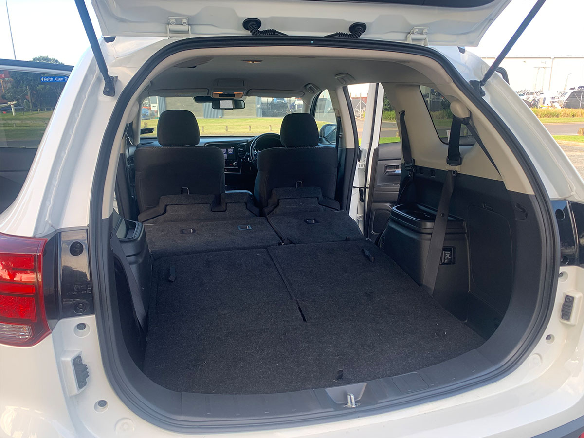 2020 Mitsubishi Outlander XLS 2.4L Petrol 4WD 7 Seater