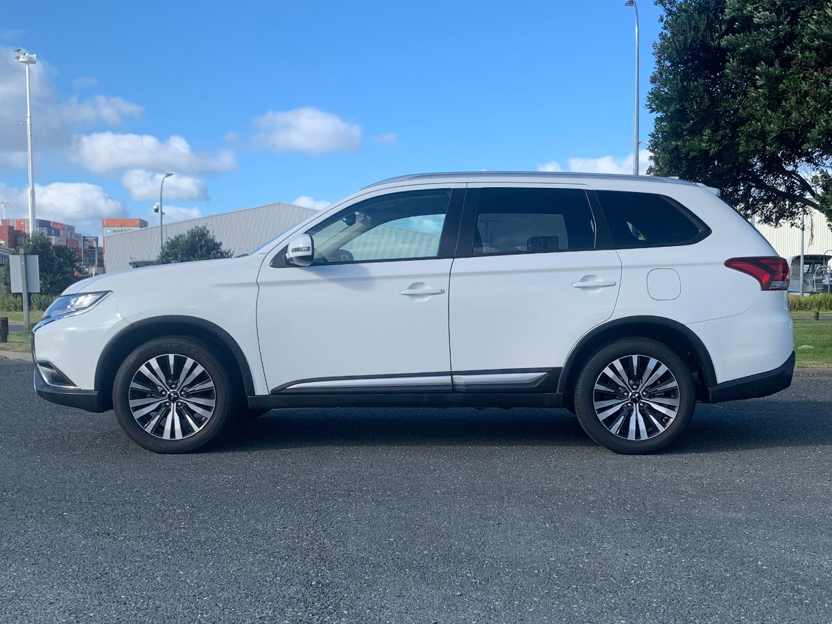 2020 Mitsubishi Outlander XLS 2.4L Petrol 4WD 7 Seater