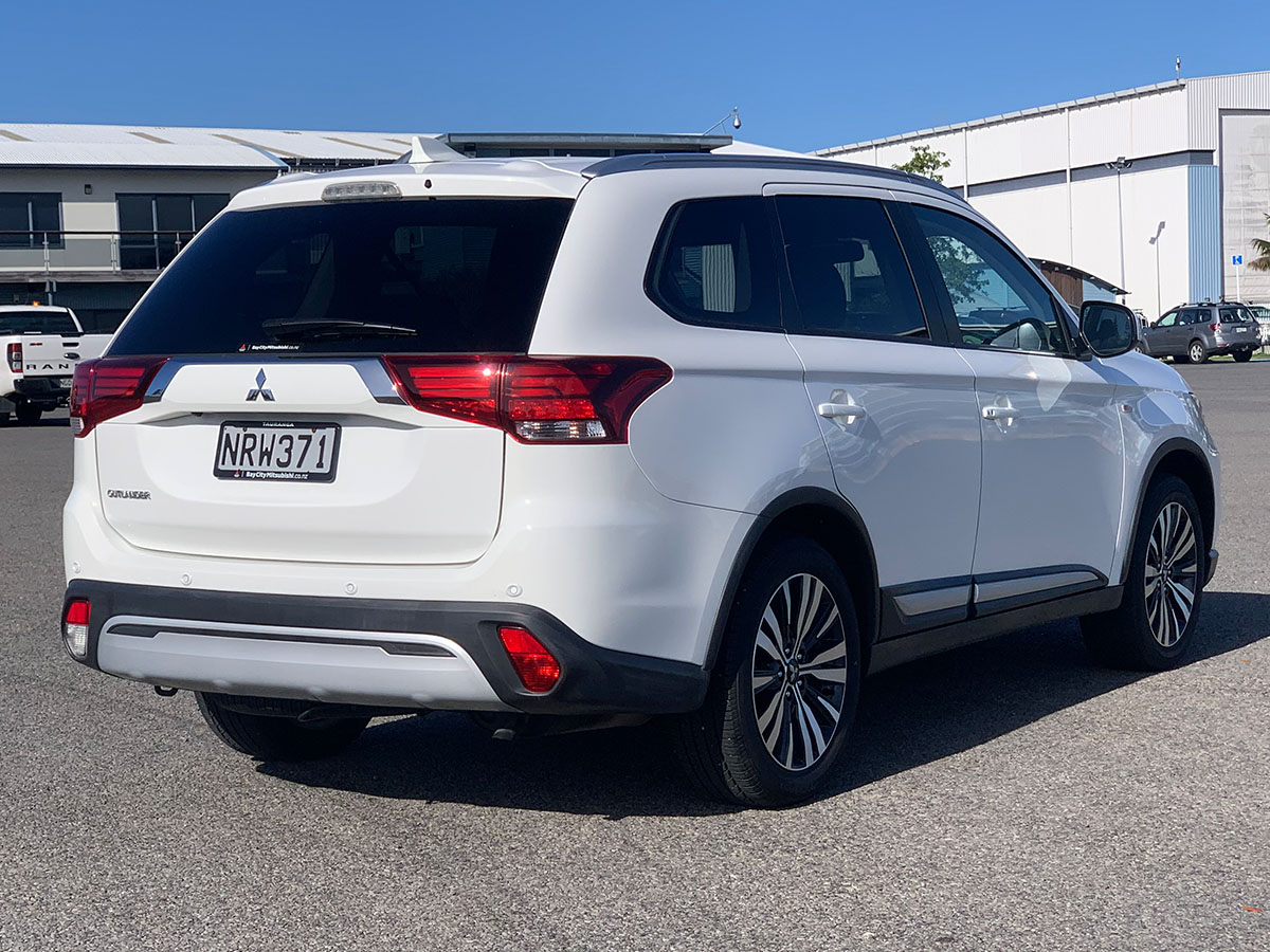 2021 Mitsubishi Outlander LS 2.4L Petrol 7 Seater Automatic