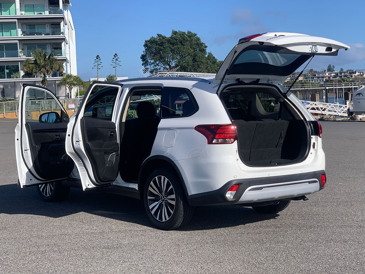 2021 Mitsubishi Outlander LS 2.4L Petrol 7 Seater Automatic