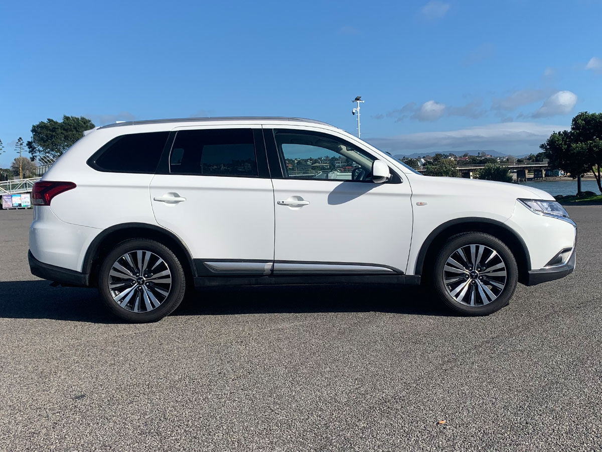 2021 Mitsubishi Outlander LS 2.4L Petrol 7 Seater Automatic