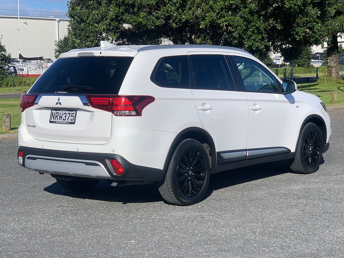 2021 Mitsubishi Outlander LS 2.4L Petrol 7 Seater Automatic