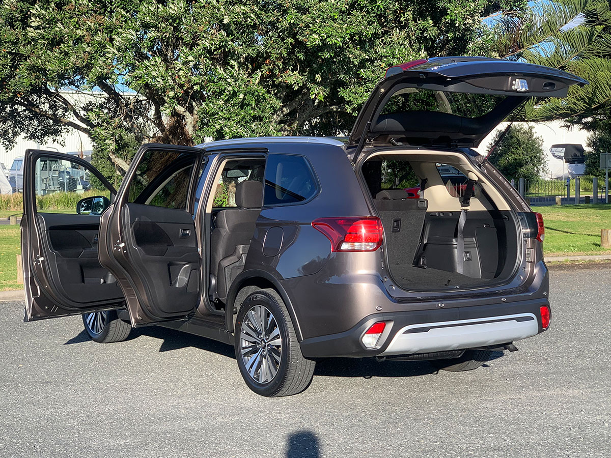 2021 Mitsubishi Outlander LS 2.4L Petrol 7 Seater Automatic