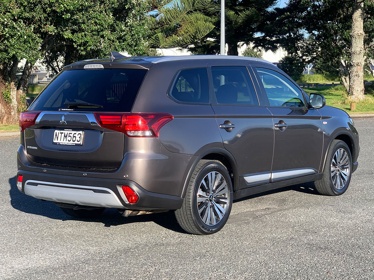 2021 Mitsubishi Outlander LS 2.4L Petrol 7 Seater Automatic