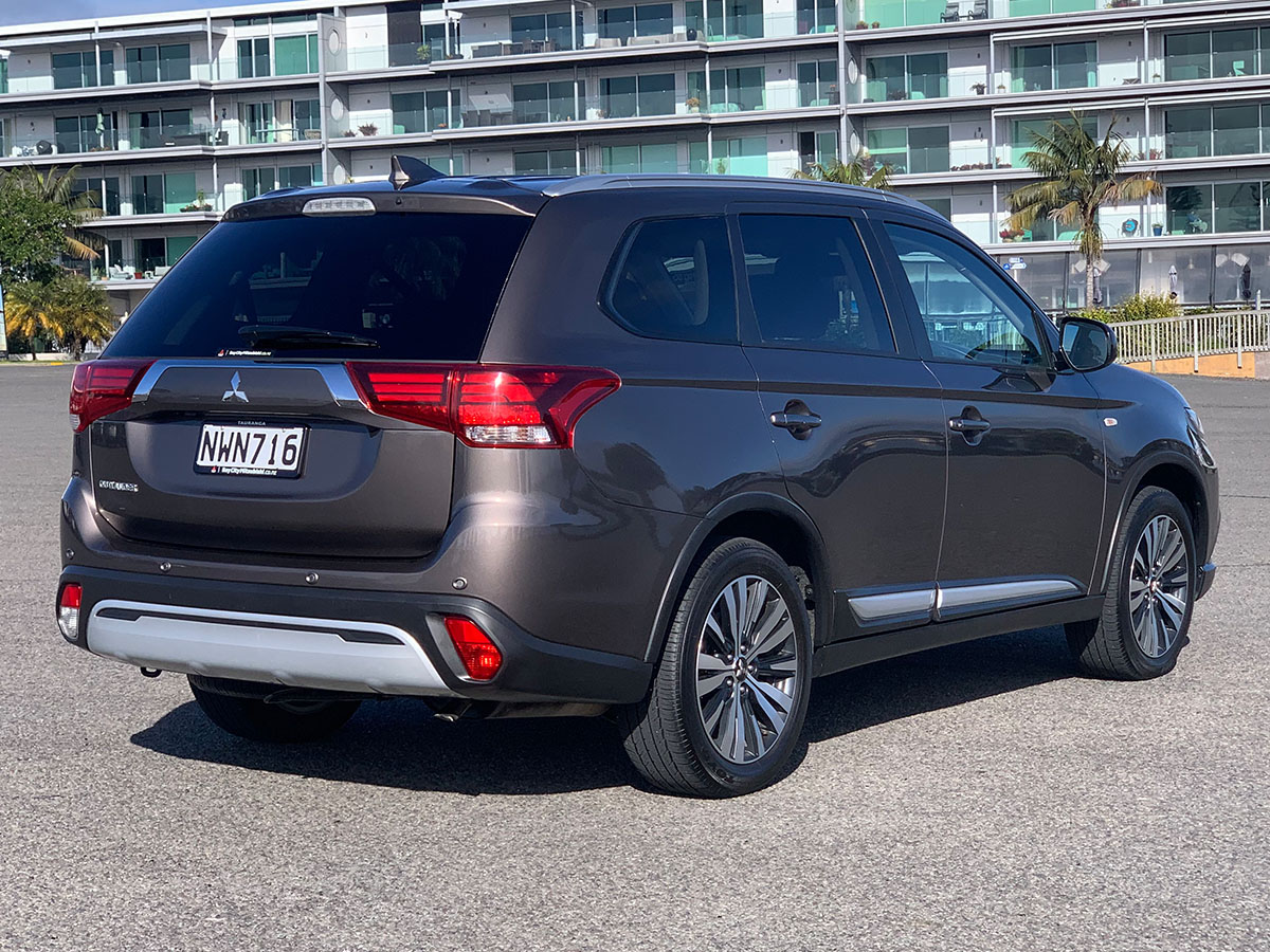 2021 Mitsubishi Outlander LS 2.4L Petrol 7 Seater Automatic