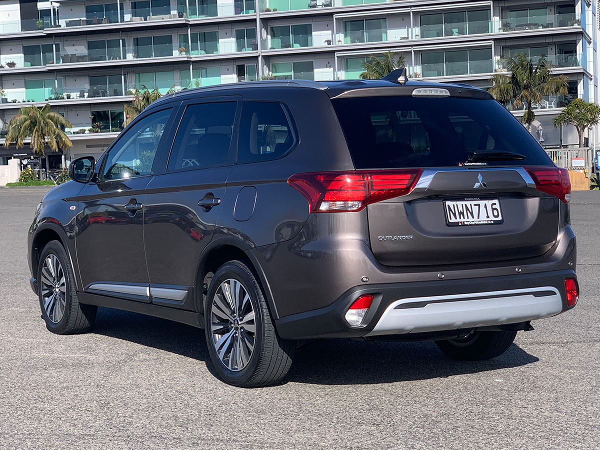 2021 Mitsubishi Outlander LS 2.4L Petrol 7 Seater Automatic