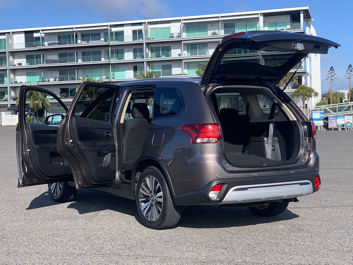 2021 Mitsubishi Outlander LS 2.4L Petrol 7 Seater Automatic