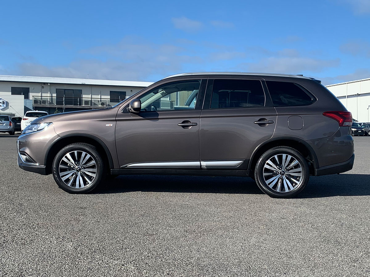 2021 Mitsubishi Outlander LS 2.4L Petrol 7 Seater Automatic