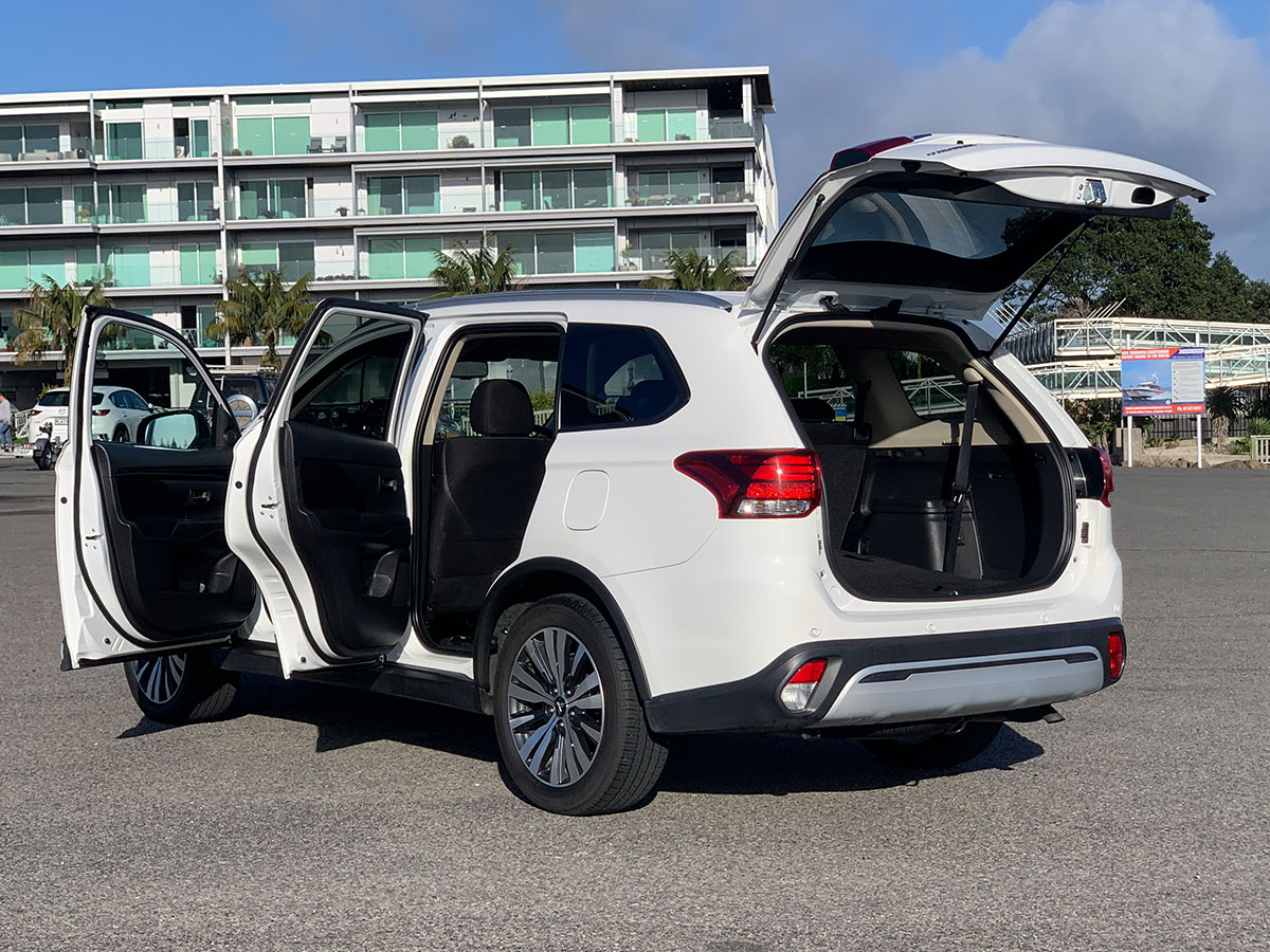 2021 Mitsubishi Outlander LS 2.4L Petrol 7 Seater Automatic