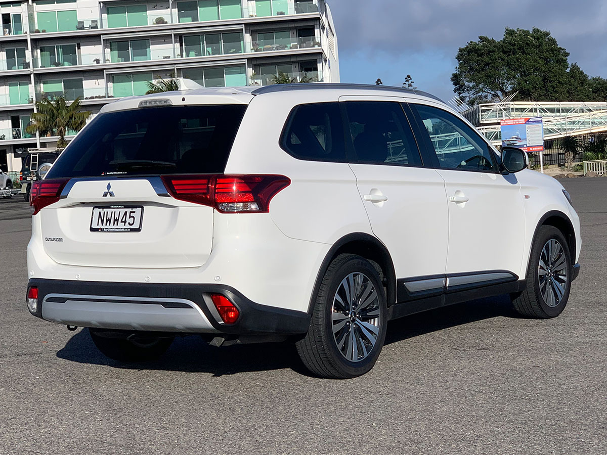 2021 Mitsubishi Outlander LS 2.4L Petrol 7 Seater Automatic