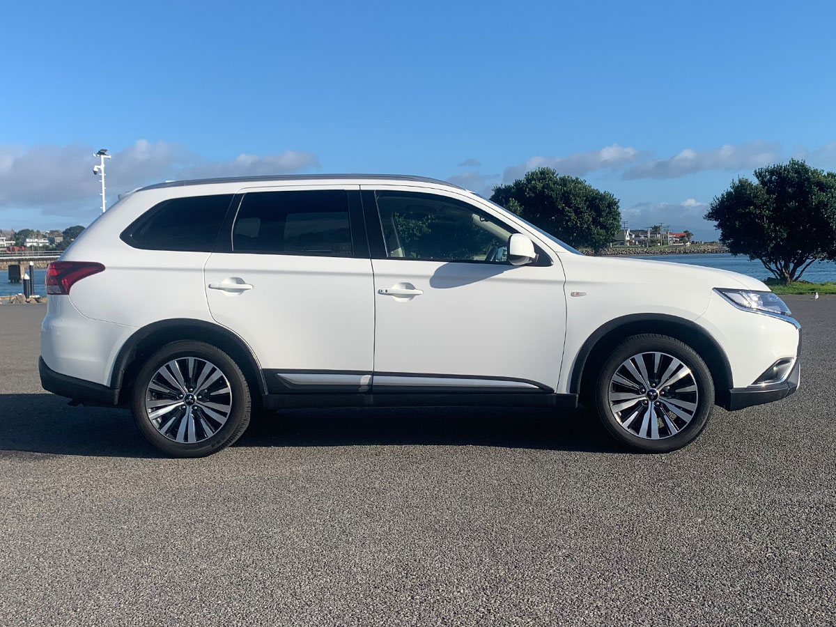 2021 Mitsubishi Outlander LS 2.4L Petrol 7 Seater Automatic