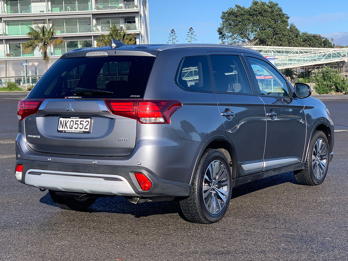 2021 Mitsubishi Outlander XLS 2.3L Diesel 4WD 7 Seater