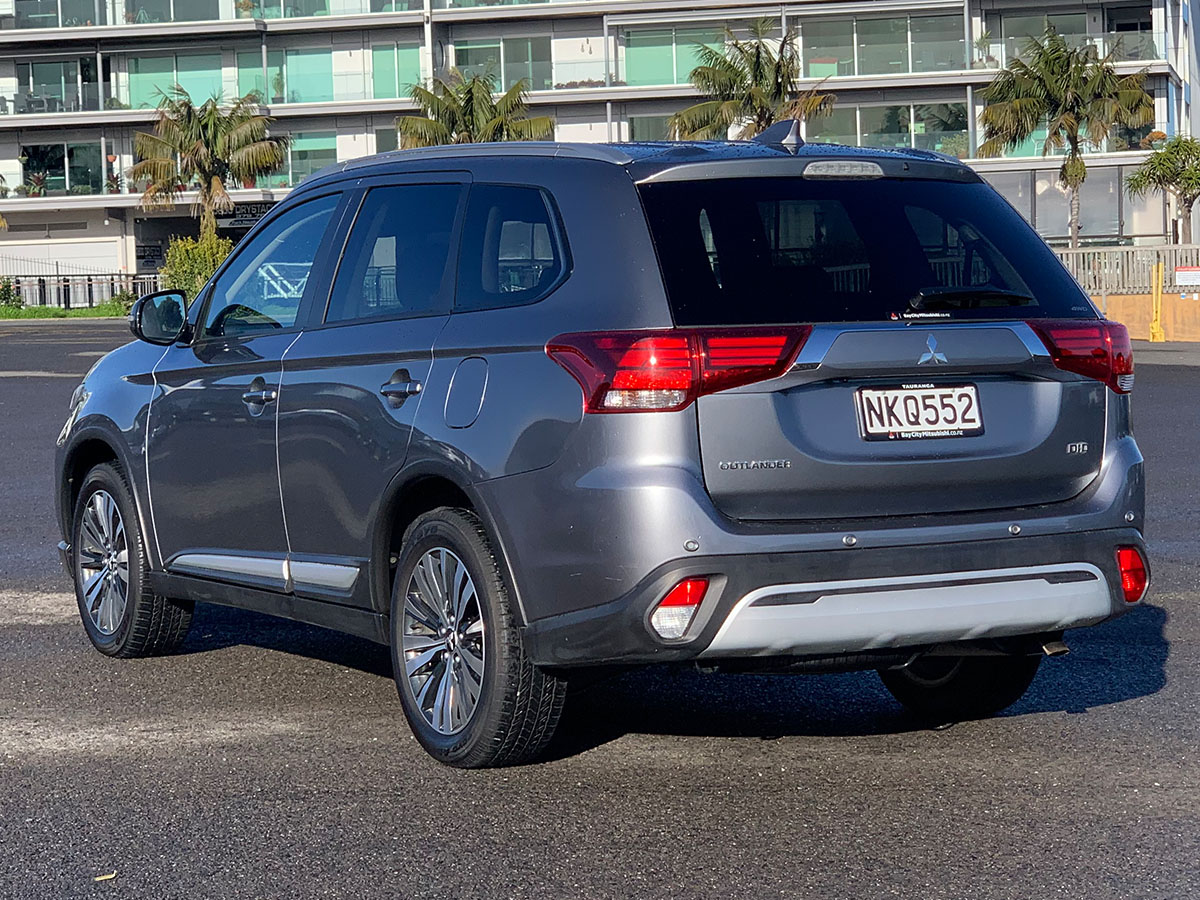 2021 Mitsubishi Outlander XLS 2.3L Diesel 4WD 7 Seater