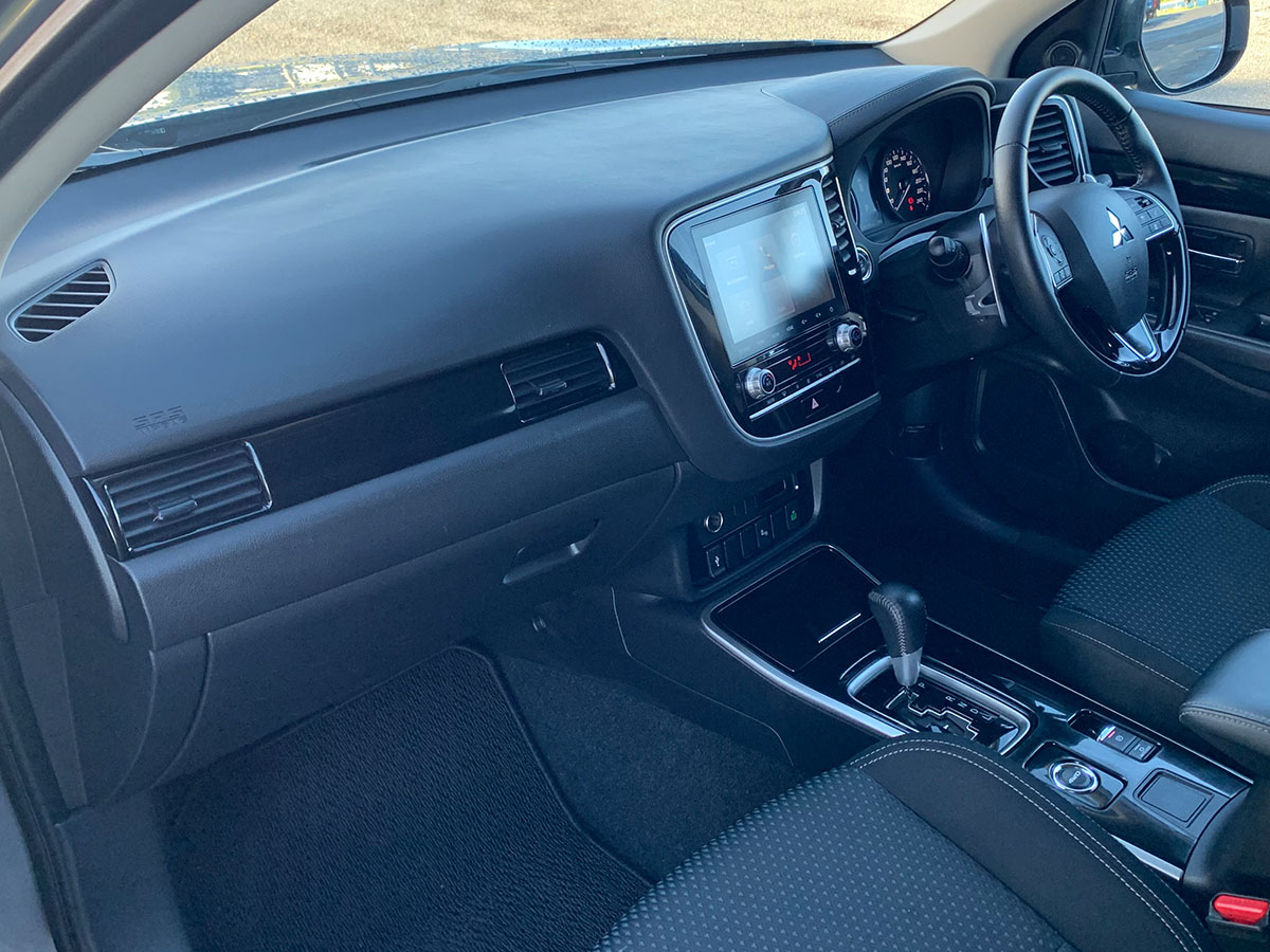 2021 Mitsubishi Outlander XLS 2.3L Diesel 4WD 7 Seater