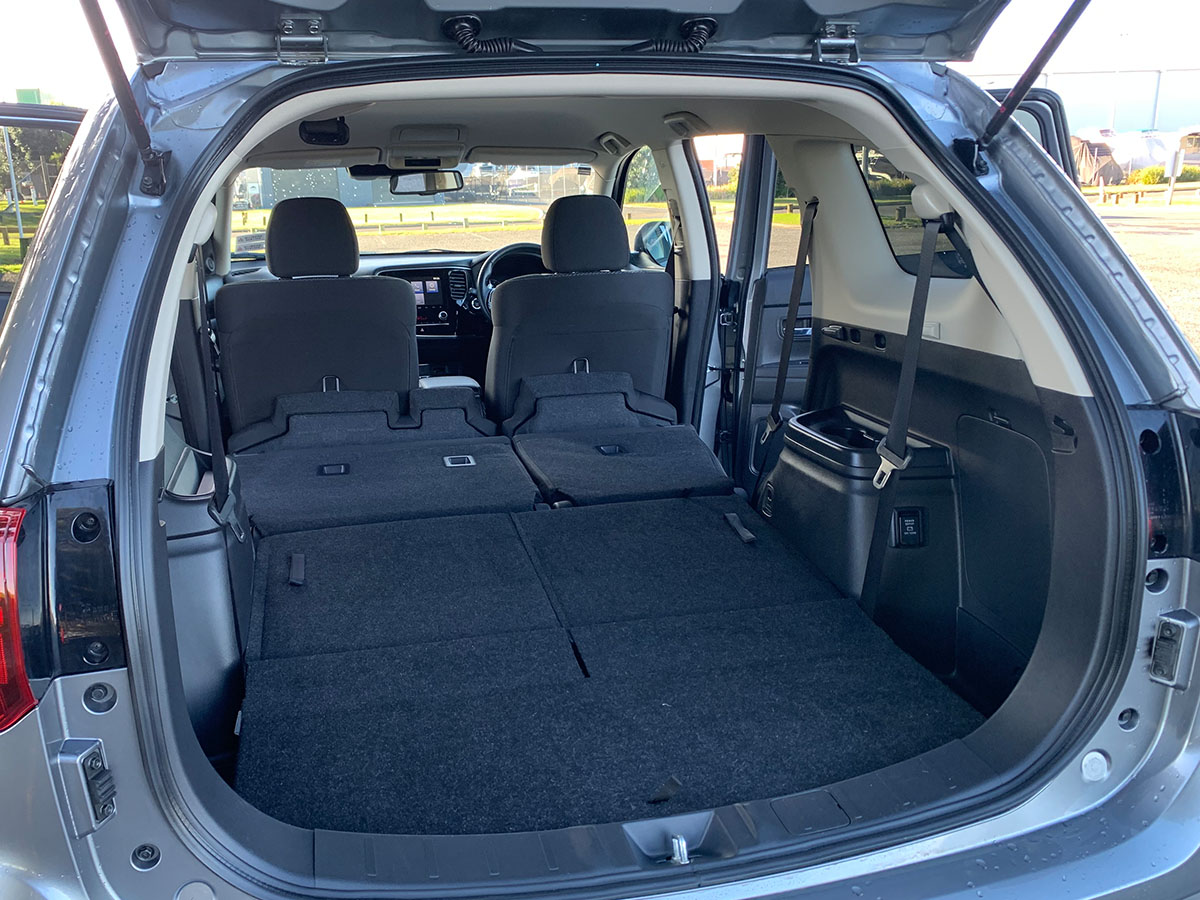 2021 Mitsubishi Outlander XLS 2.3L Diesel 4WD 7 Seater