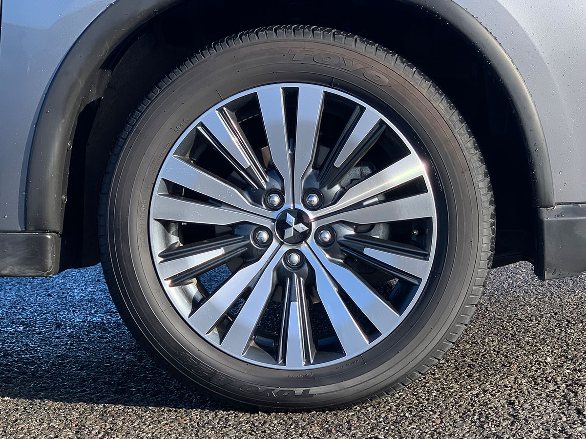 2021 Mitsubishi Outlander XLS 2.3L Diesel 4WD 7 Seater