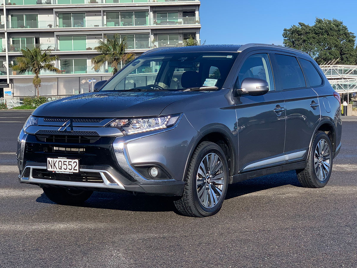 2021 Mitsubishi Outlander XLS 2.3L Diesel 4WD 7 Seater