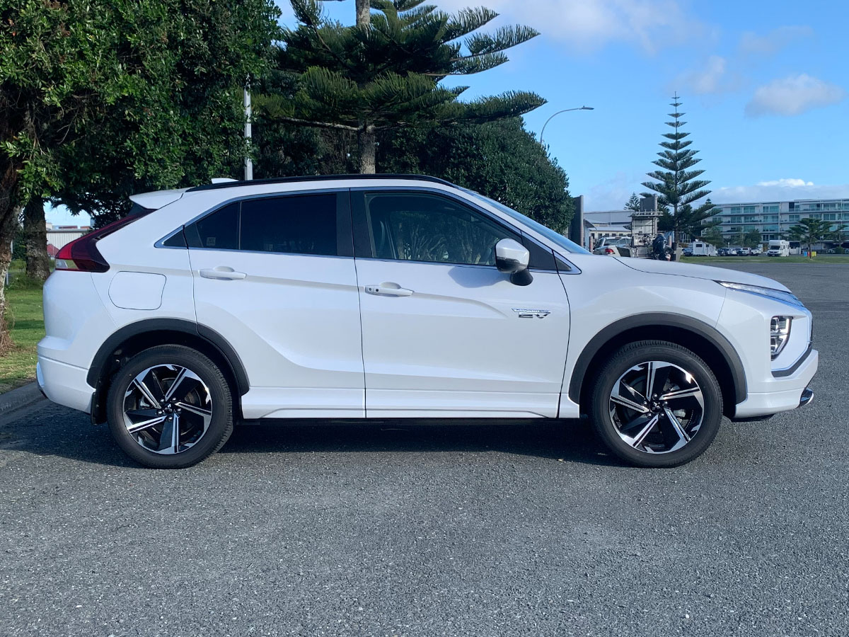 2022 Mitsubishi Eclipse Cross PHEV VRX Hybrid 4WD