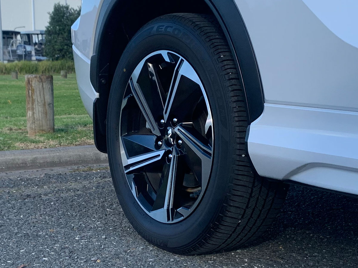 2022 Mitsubishi Eclipse Cross PHEV VRX Hybrid 4WD