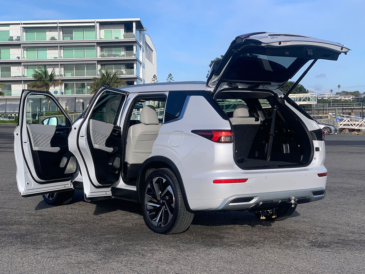 2022 Mitsubishi Outlander PHEV VRX