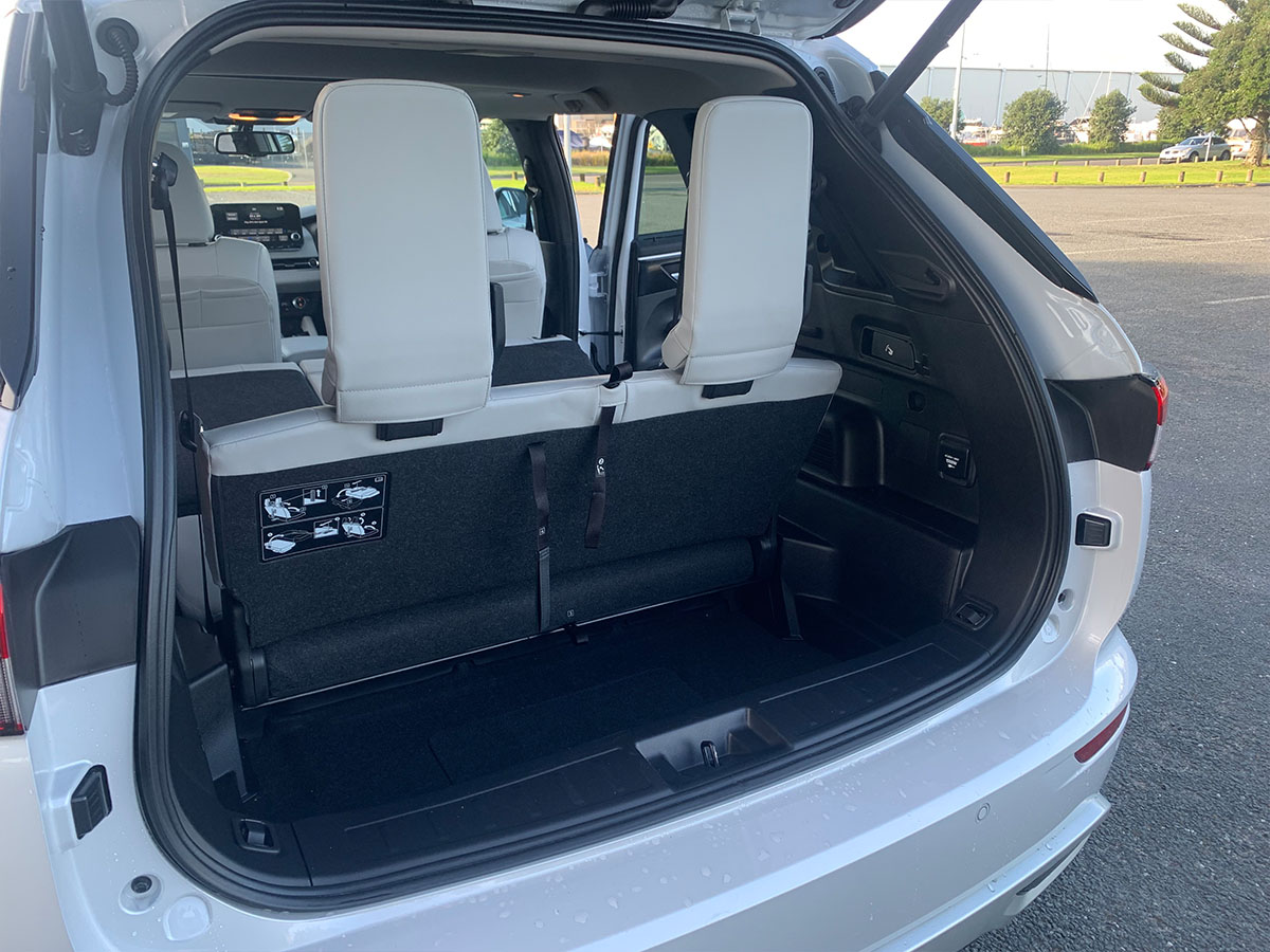 2022 Mitsubishi Outlander PHEV VRX