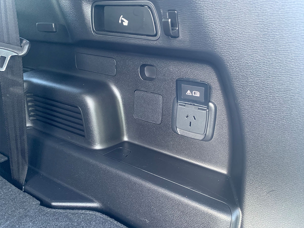 2022 Mitsubishi Outlander PHEV VRX