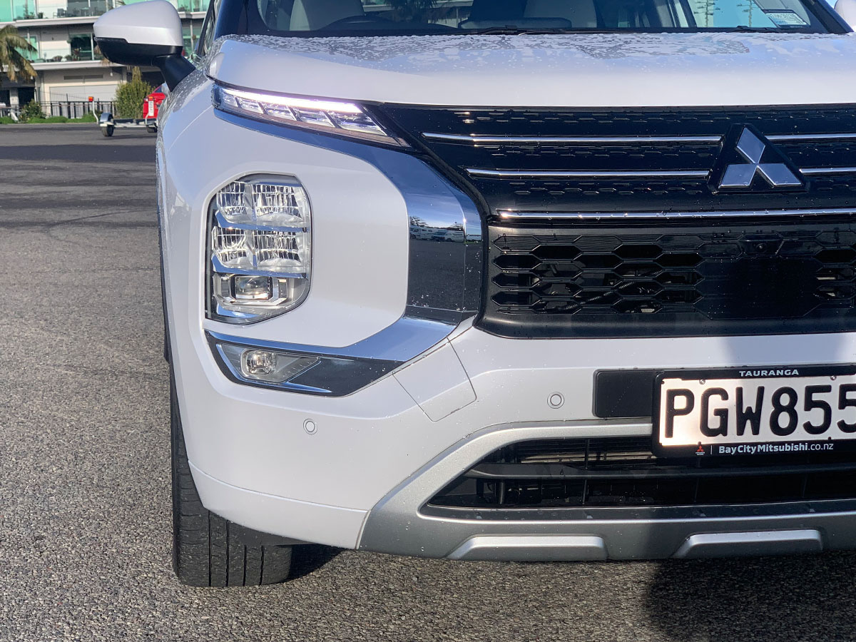 2022 Mitsubishi Outlander PHEV VRX