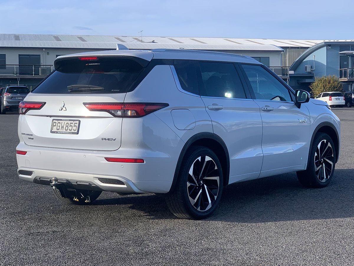 2022 Mitsubishi Outlander PHEV VRX