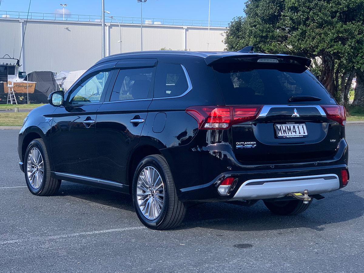 2020 Mitsubishi Outlander PHEV VRX 4WD