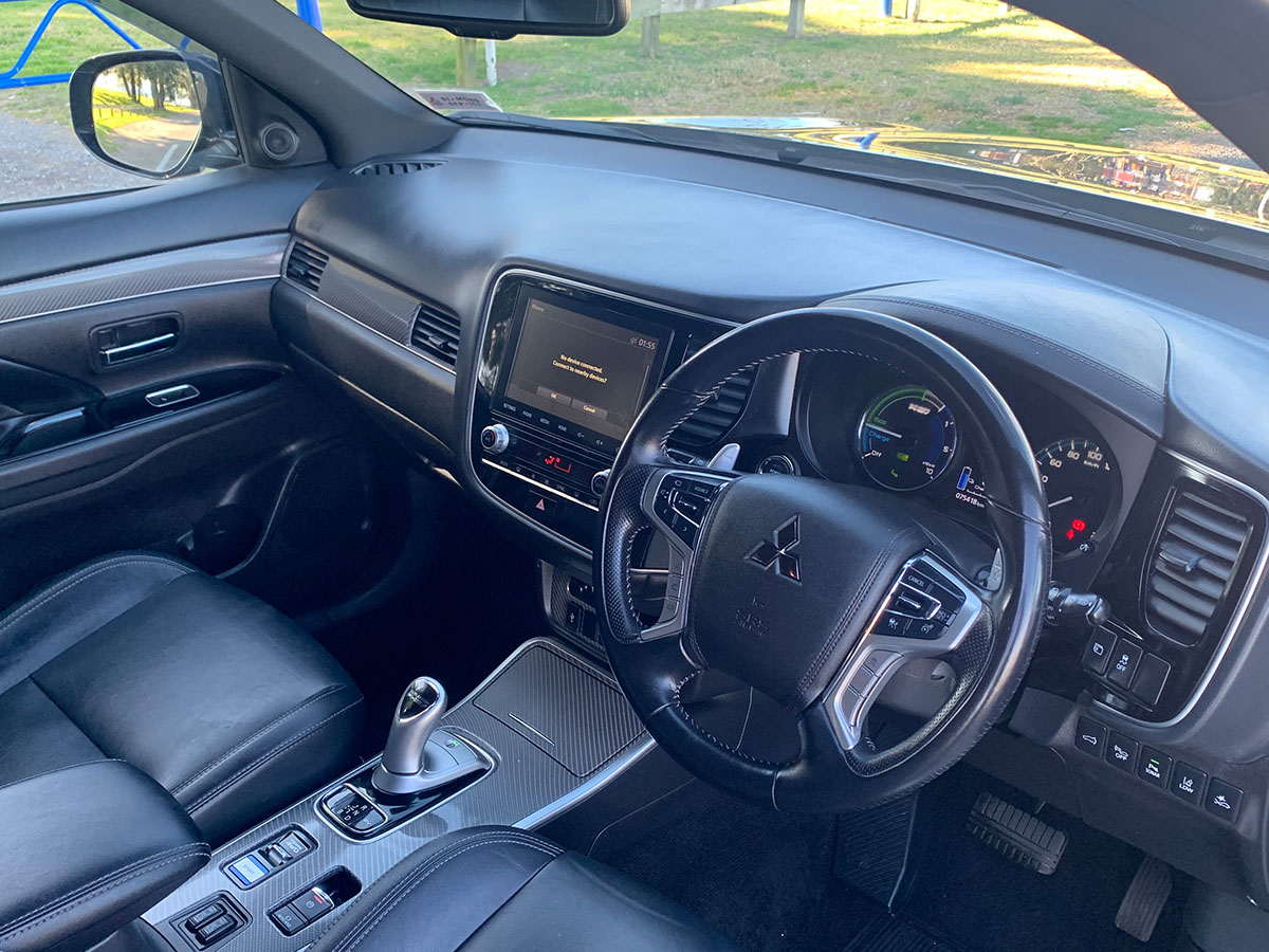 2020 Mitsubishi Outlander PHEV VRX 4WD