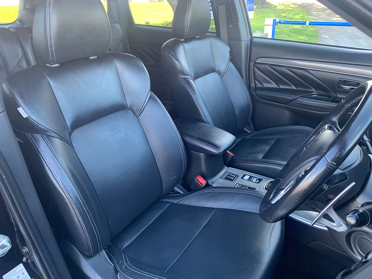 2020 Mitsubishi Outlander PHEV VRX 4WD