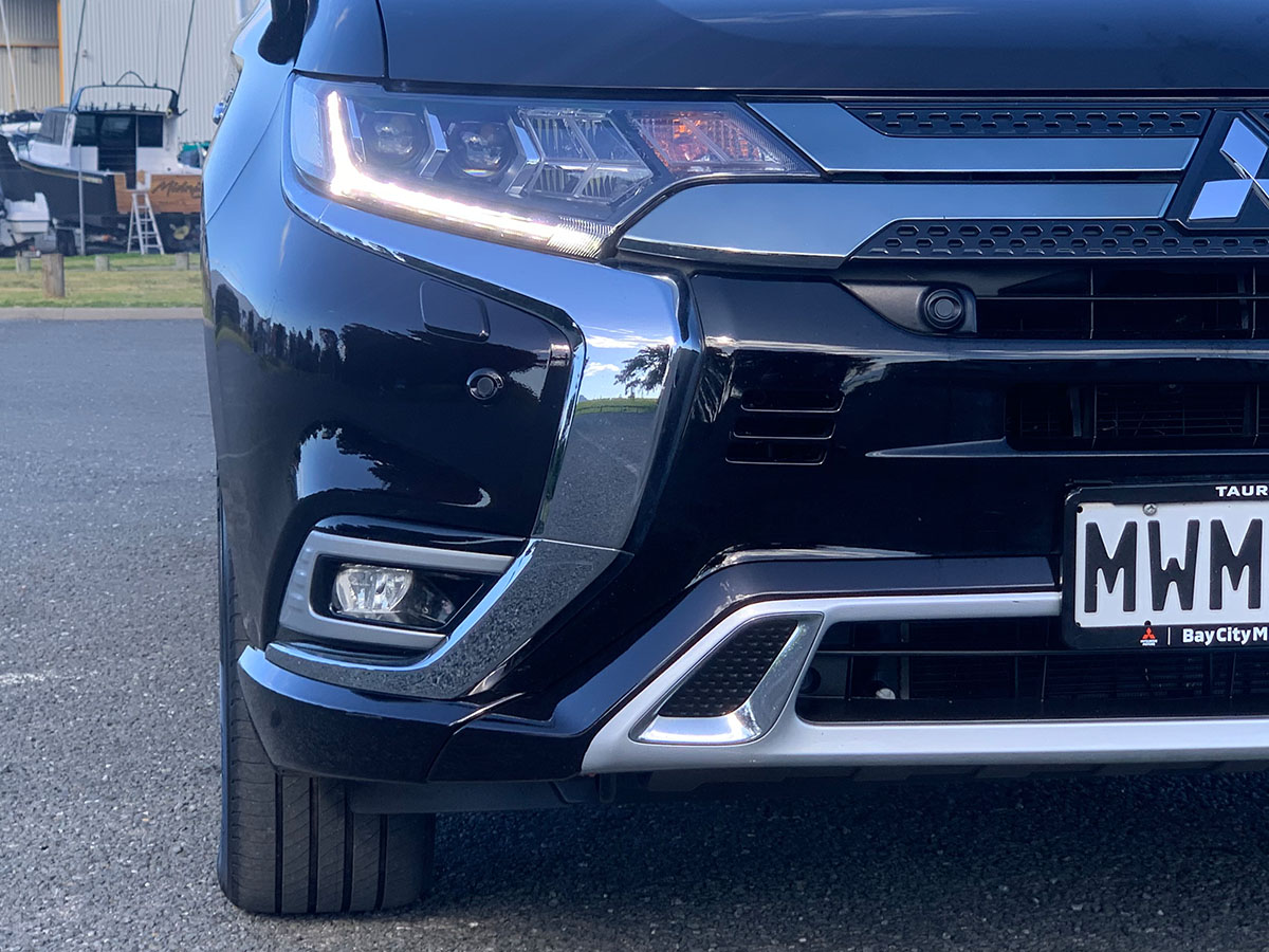 2020 Mitsubishi Outlander PHEV VRX 4WD