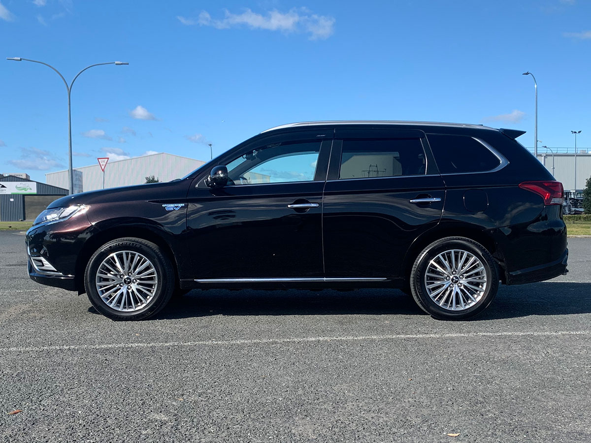 2020 Mitsubishi Outlander PHEV VRX 4WD