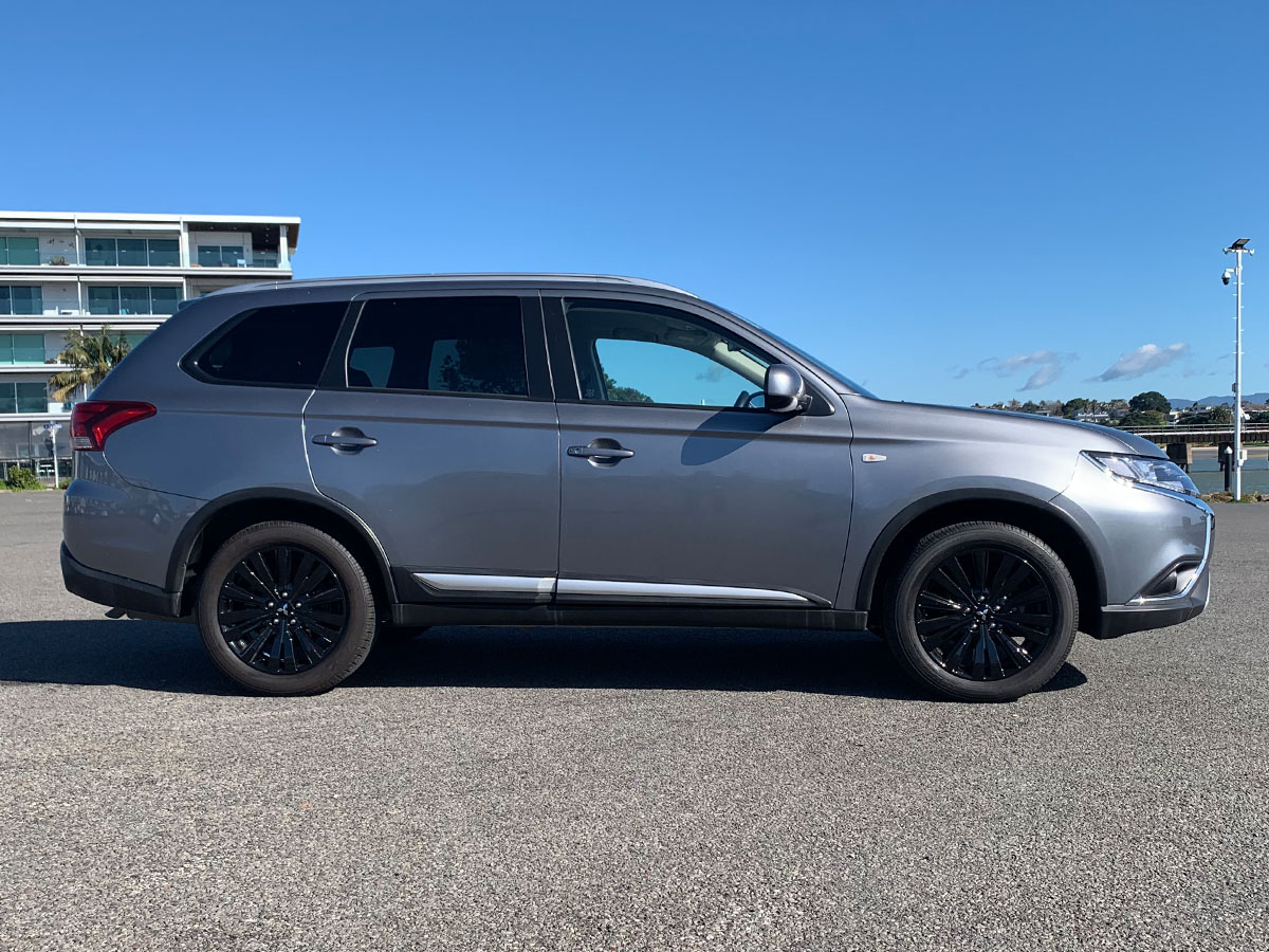 2021 Mitsubishi Outlander LS 2.4L Petrol 7 Seater Automatic