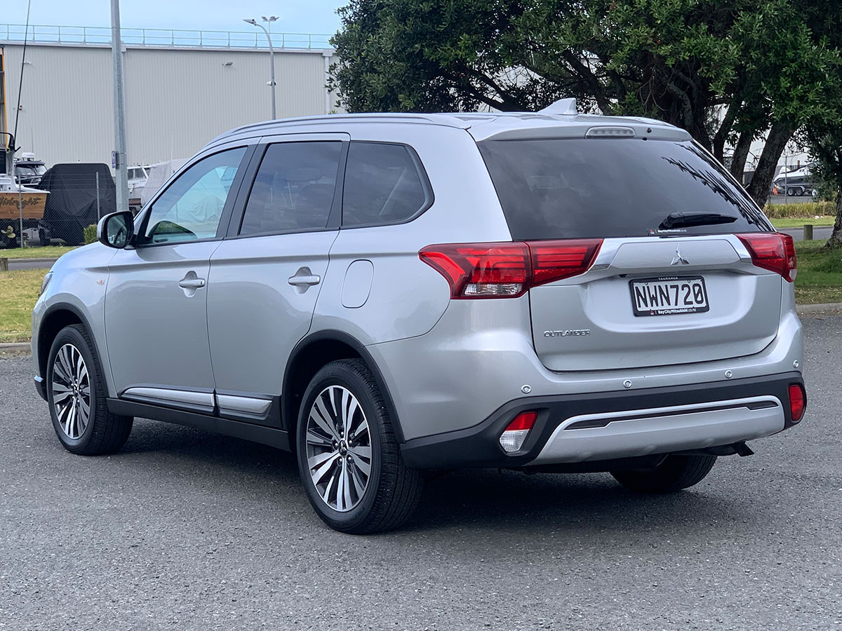 2021 Mitsubishi Outlander LS 2.4L Petrol 7 Seater Automatic
