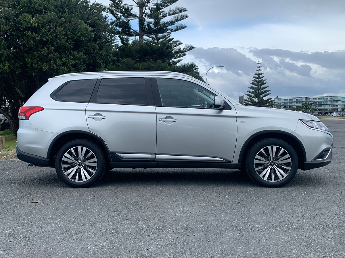 2021 Mitsubishi Outlander LS 2.4L Petrol 7 Seater Automatic