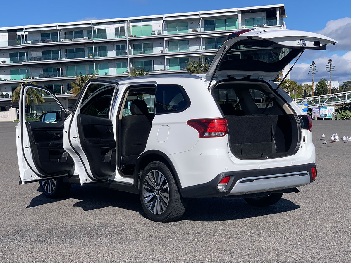2021 Mitsubishi Outlander LS 2.4L Petrol 7 Seater Automatic