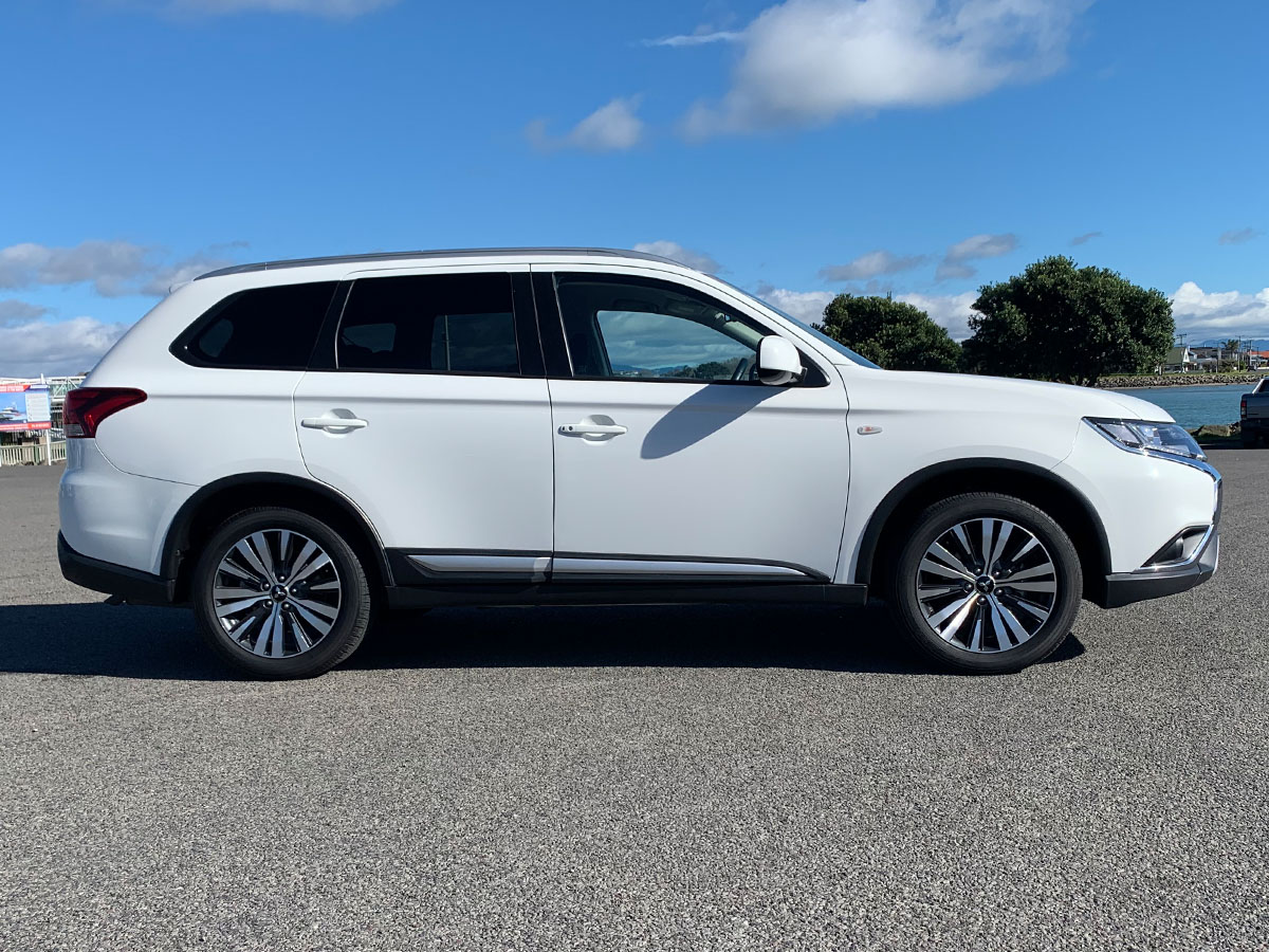 2021 Mitsubishi Outlander LS 2.4L Petrol 7 Seater Automatic